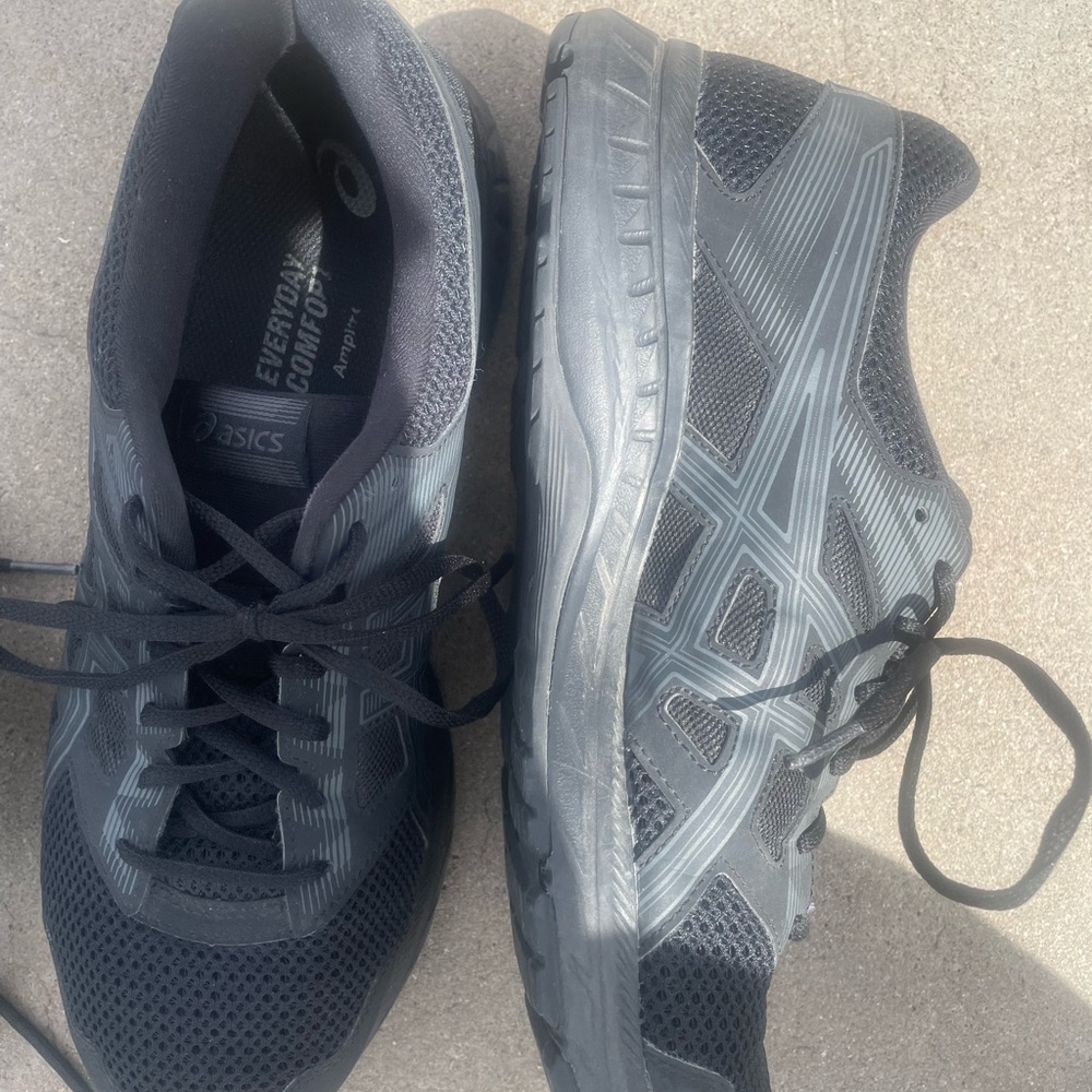 ASICS Mens tennis shoes